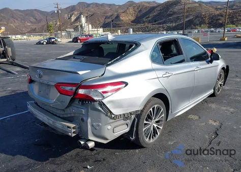 2020 Toyota Camry Se z USA, uszkodzony, nr VIN 4T1G11AK7LU951953